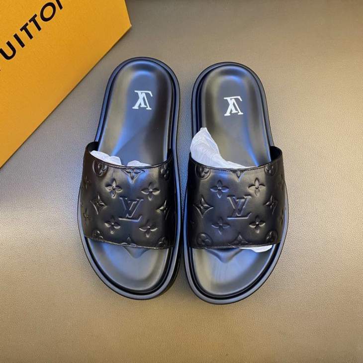 Picture of Louis Vuitton Slippers _SKULVsz38-45hnh0801906
